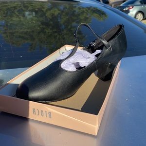 Bloch Roxie character shoes